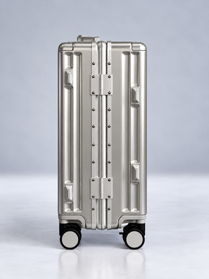 NOUVO Carry-On | Knightsbridge Silver
